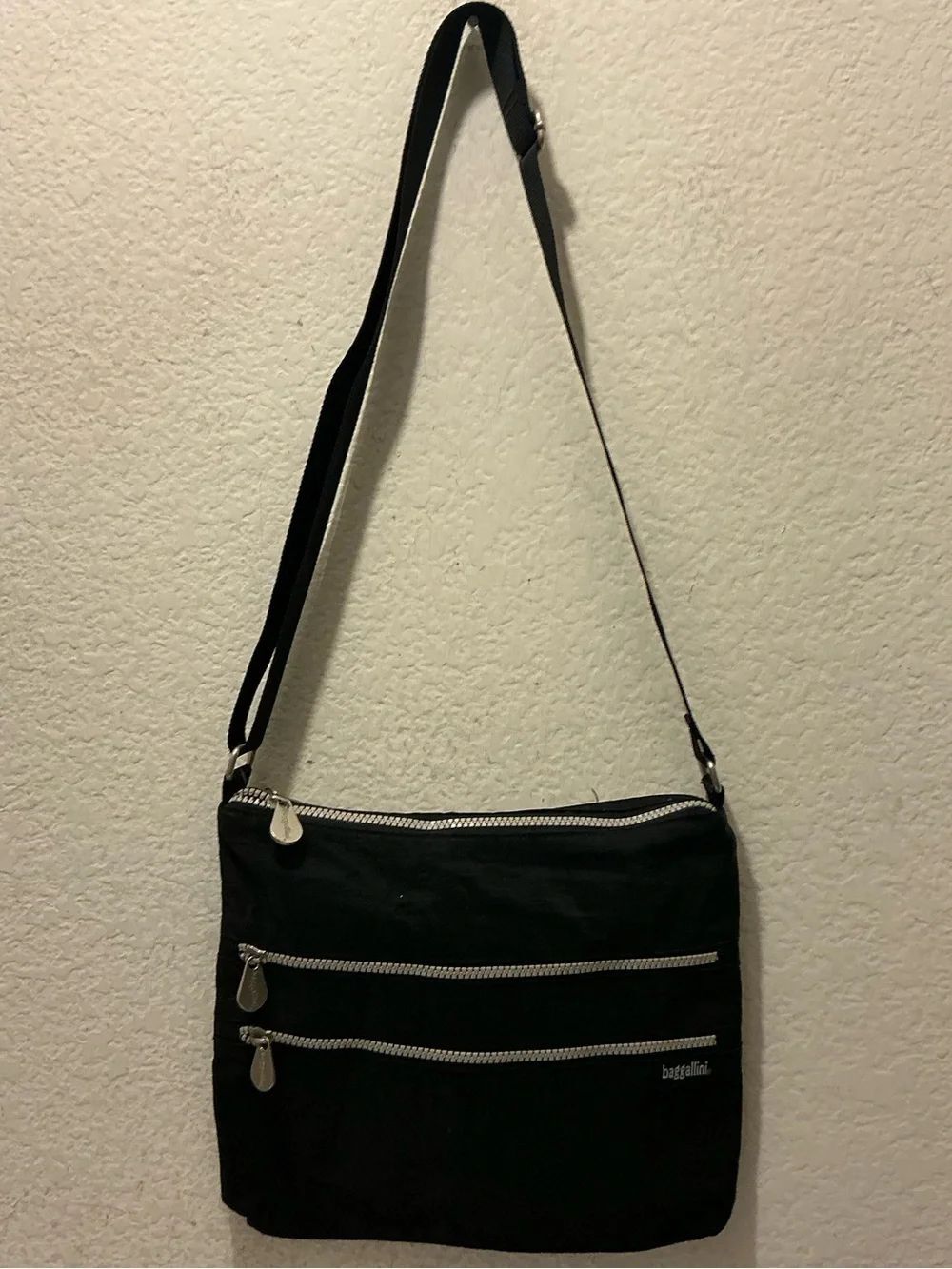 Baggallini Black Nylon Crossbody with Silver Zippers